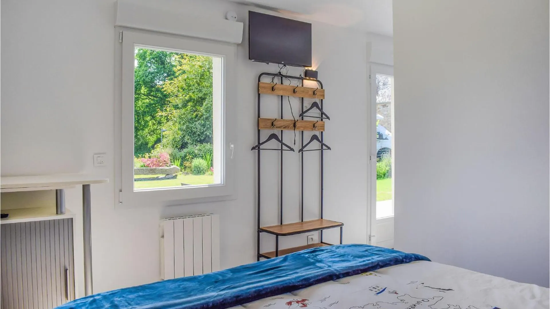 Nice Home In Canihuel With Kitchen