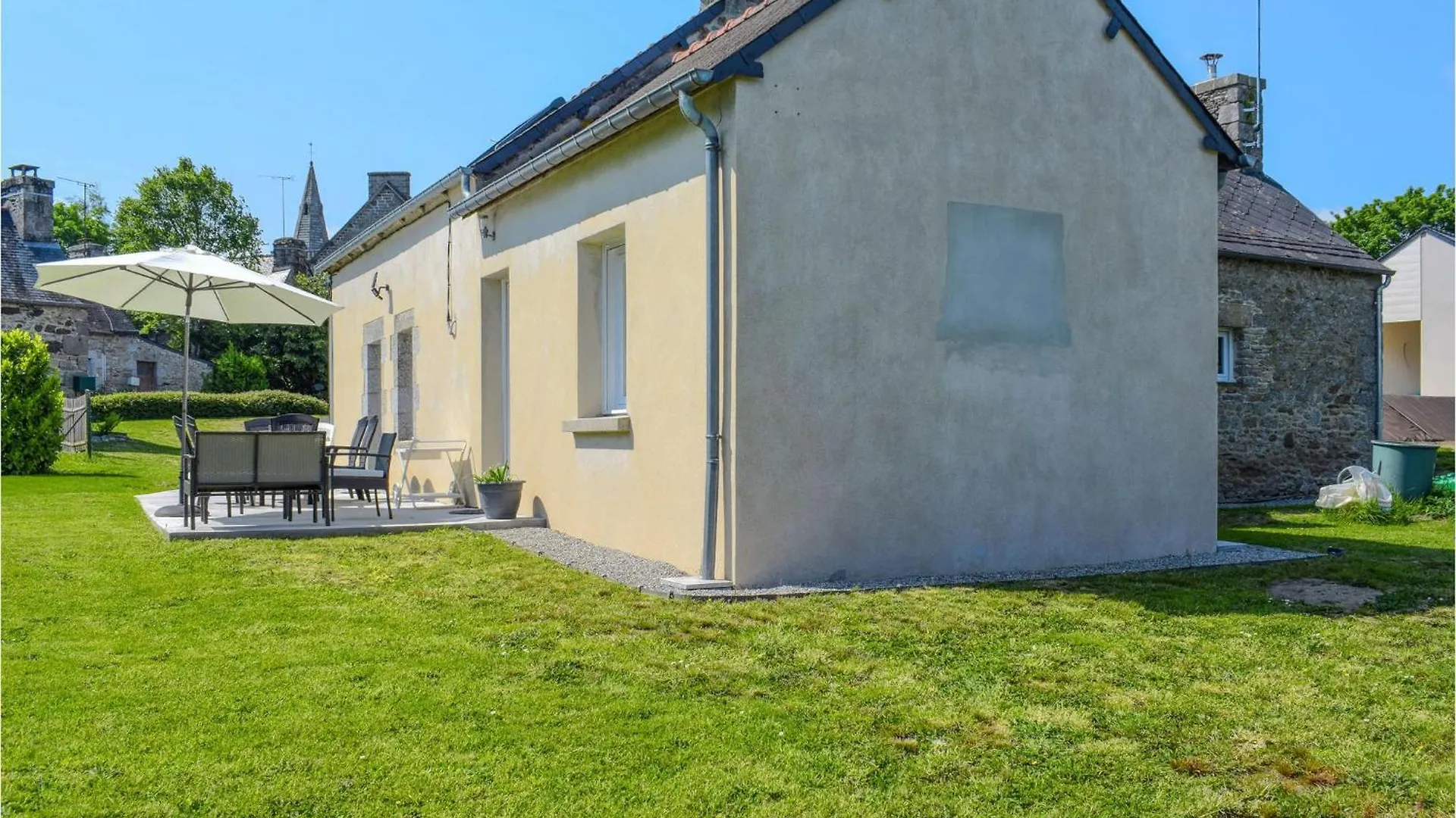 Nice Home In Canihuel With Kitchen Holiday home